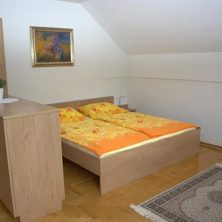 Brumec Guest house *
