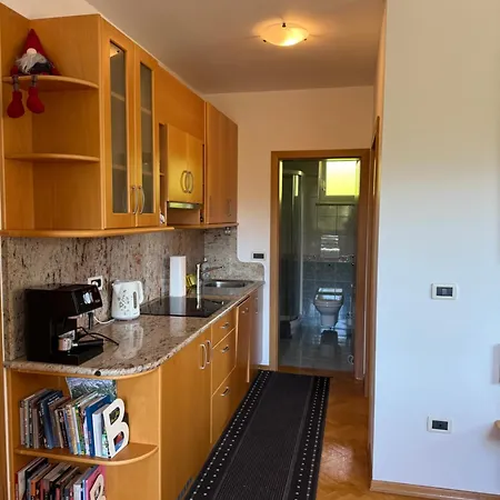 Brumec Πανσιόν 4*